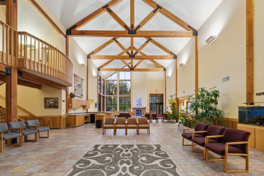 More Photos Of 1963 Thompson Rd, Coos Bay Hospital For Lease