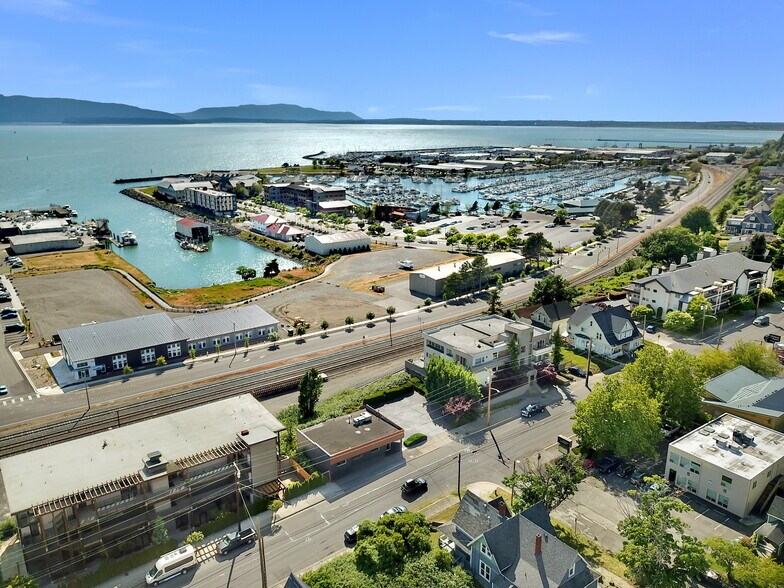 More Photos Of 1215 W Holly St, Bellingham Office For Sale