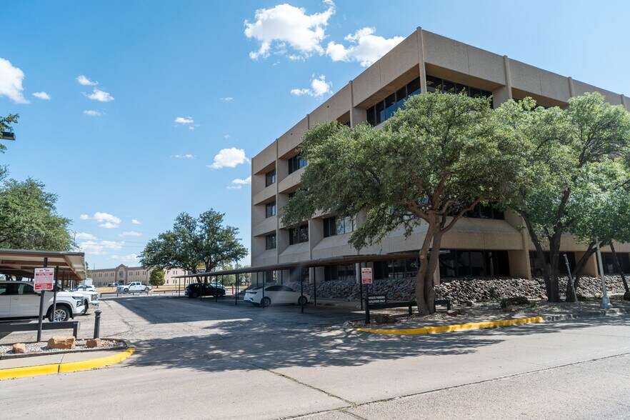 More Photos Of 125 W Missouri Ave, Midland Office For Lease