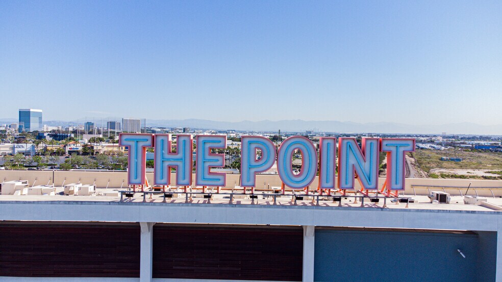 More Photos Of 830 S Pacific Coast Hwy, El Segundo Storefront Retail Office For Lease