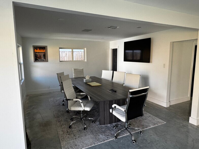 More Photos Of 4738 W. Alabama, Houston Loft Creative Space For Sale