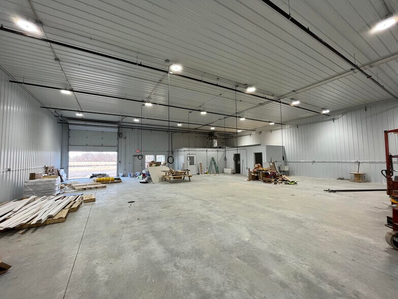 More Photos Of 385 Blacketor Dr, Rochester Warehouse For Lease