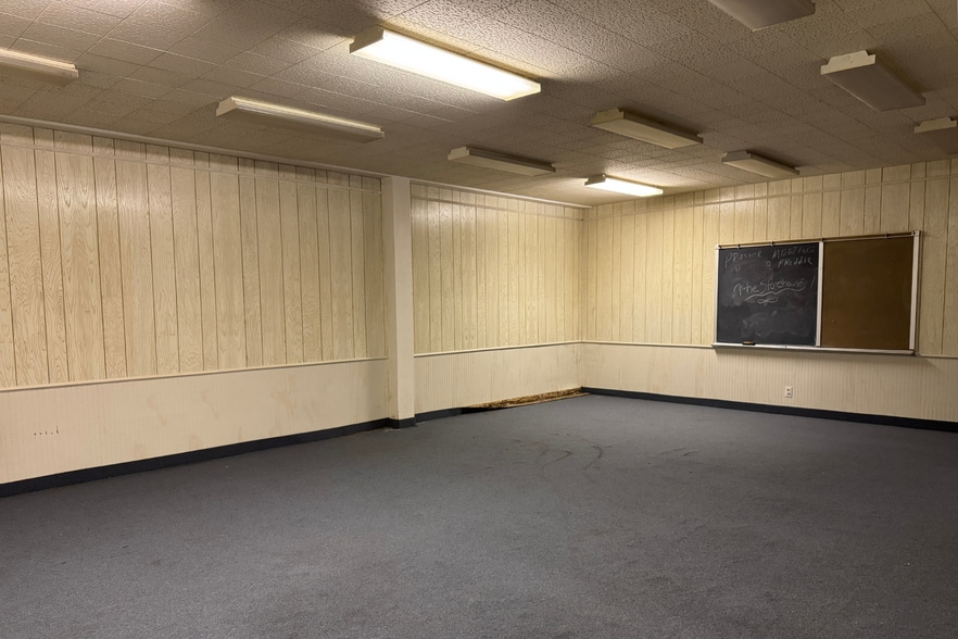 More Photos Of 821 Laurel St, La Marque Religious Facility For Sale