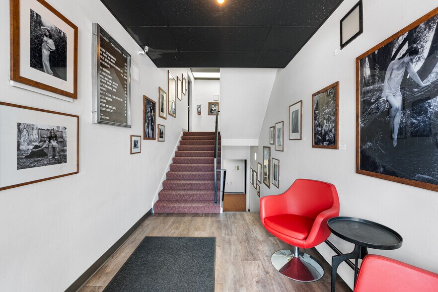 More Photos Of 709 W Littleton Blvd, Littleton Office For Sale
