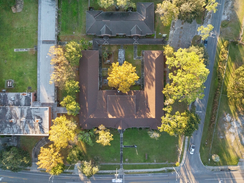 More Photos Of 5710 Wesconnett Blvd, Jacksonville Schools For Sale