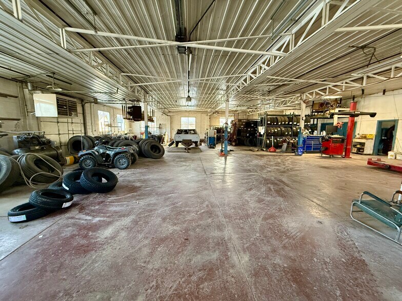 More Photos Of 400 Center St, Marysville Service For Sale