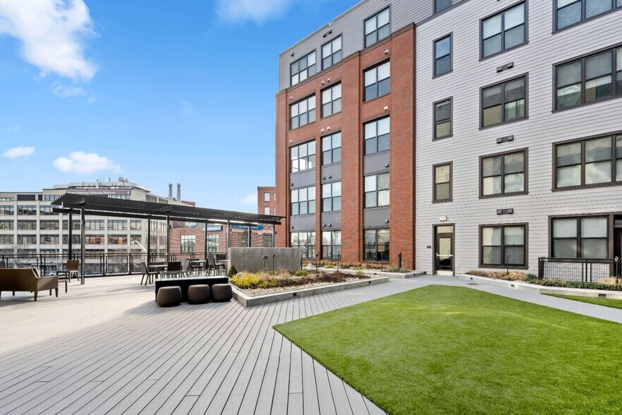 More Photos Of 125 Clifford St, Providence Apartments For Lease