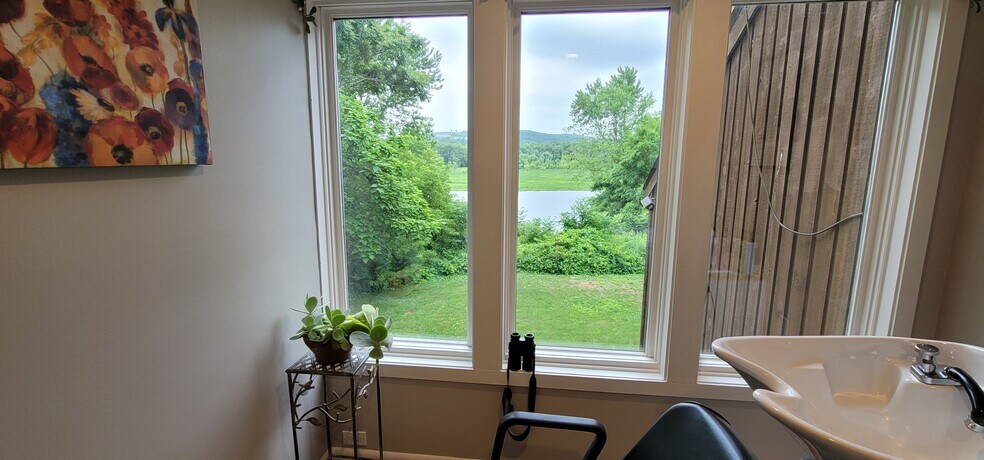 More Photos Of 553 Portland Cobalt Rd, Portland Office For Lease