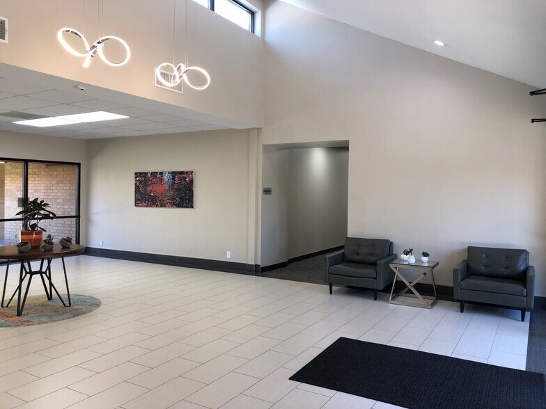 More Photos Of 1550 Norwood Dr, Hurst Office For Lease