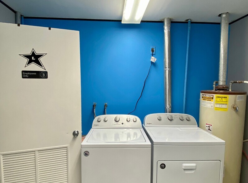 More Photos Of 252 W Main St, Delta General Retail For Sale