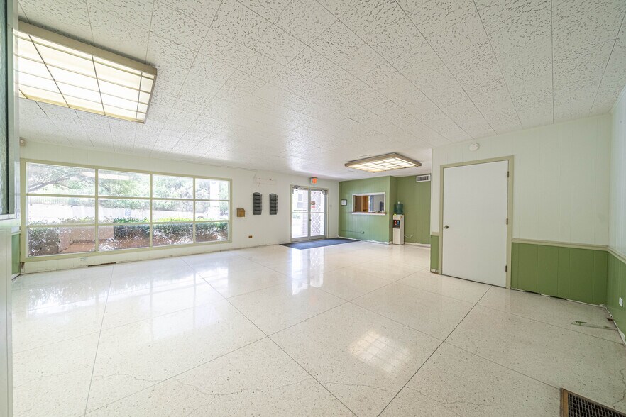 More Photos Of 3326-3328 E Southcross Blvd, San Antonio Medical For Sale