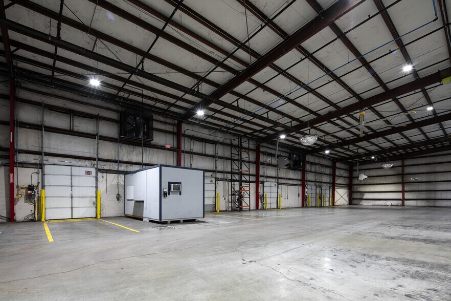More Photos Of 108 Summer Ct, Georgetown Warehouse For Lease