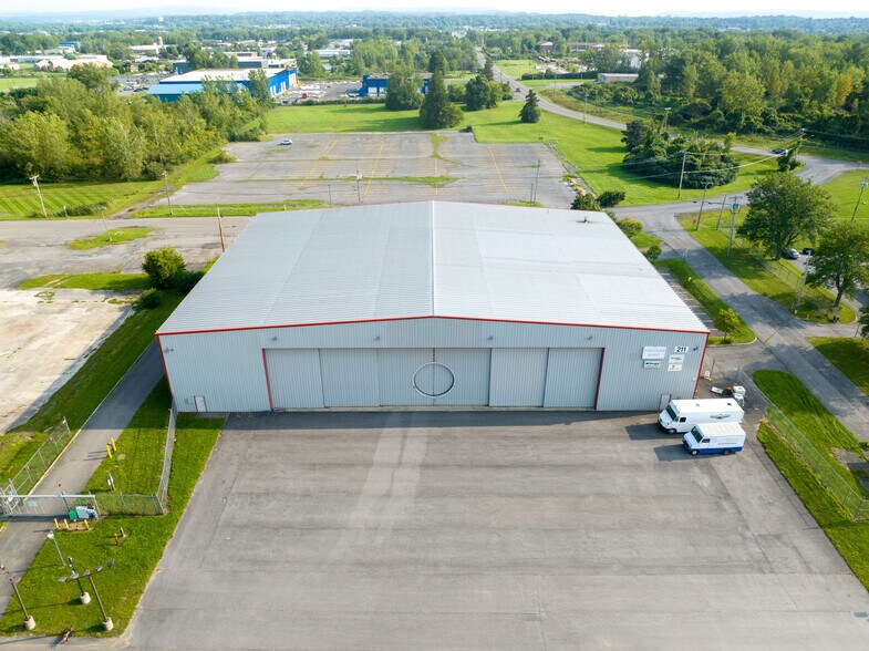 More Photos Of 211 Tuskegee Rd, Syracuse Airplane Hangar For Lease