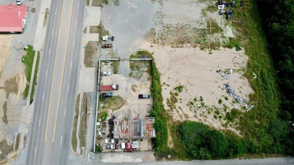 More Photos Of 909 S Garfield Ave, Kiowa Convenience Store For Sale
