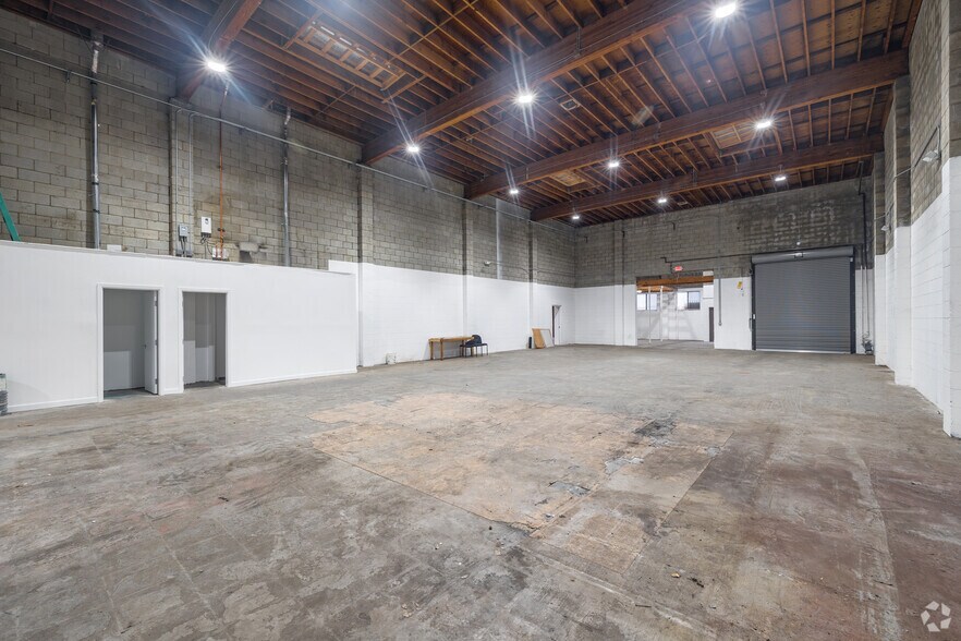 More Photos Of 5701-5709 S San Pedro St, Los Angeles Manufacturing For Lease