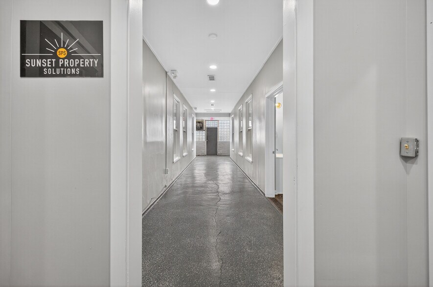 More Photos Of 3055 Madison Rd, Cincinnati Storefront Retail Residential For Lease