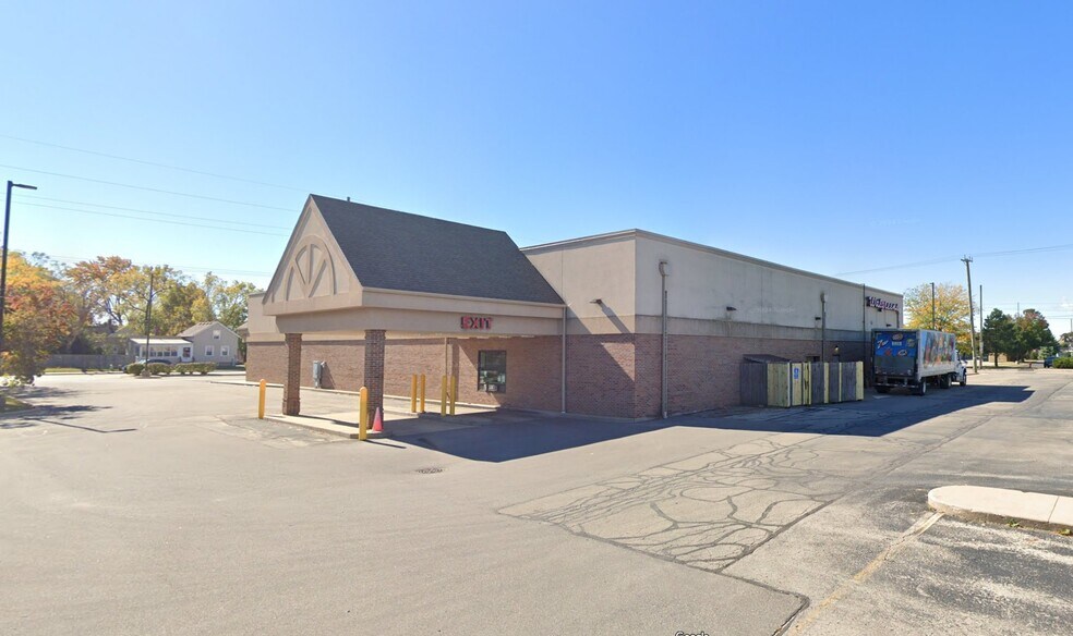 More Photos Of 305 Racine St, Menasha Freestanding For Sale