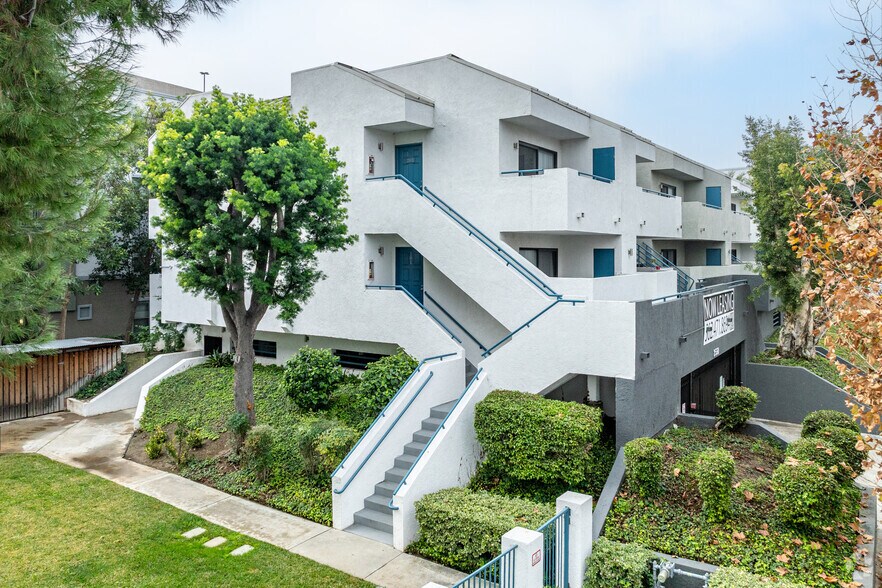 More Photos Of 2550 College Pl, Fullerton Apartments For Sale