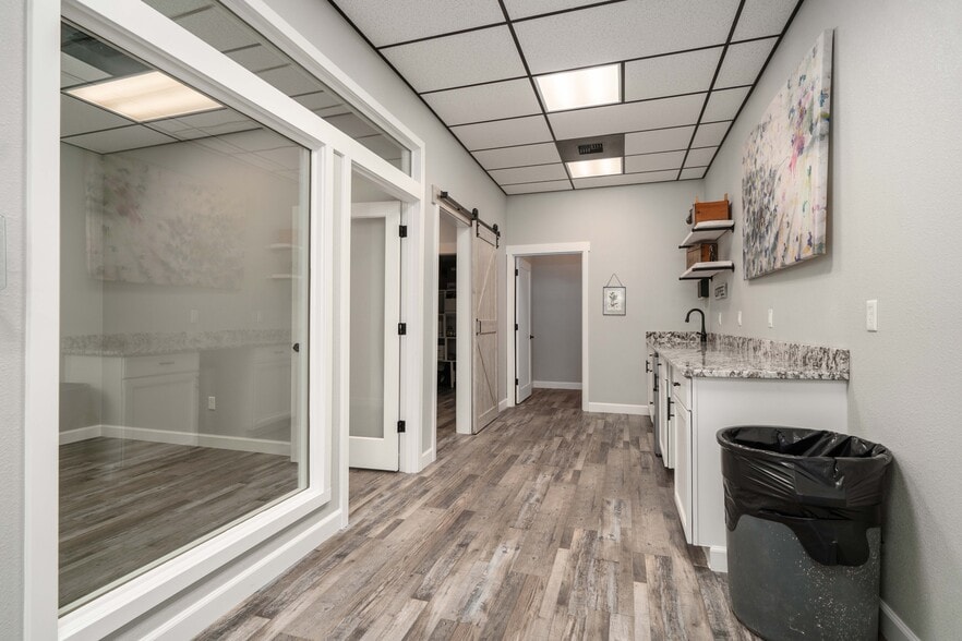 More Photos Of 14718 Union Ave SW, Lakewood Office For Sale