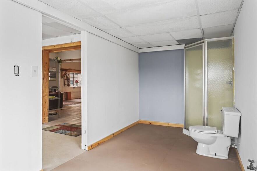 More Photos Of 111 Nott Ter, Schenectady Auto Repair For Sale