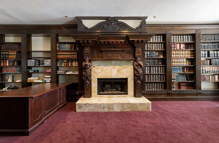 More Photos Of 4823 Broadway St, Addison Storefront Retail Office For Sale