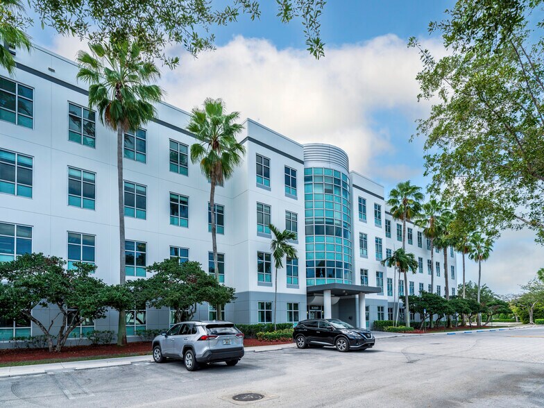 More Photos Of 8200 NW 33rd St, Doral Unknown For Lease