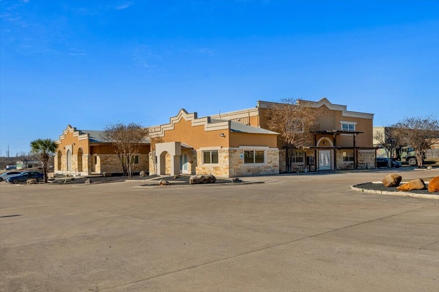 More Photos Of 13400 Immanuel Rd, Pflugerville Office For Sale