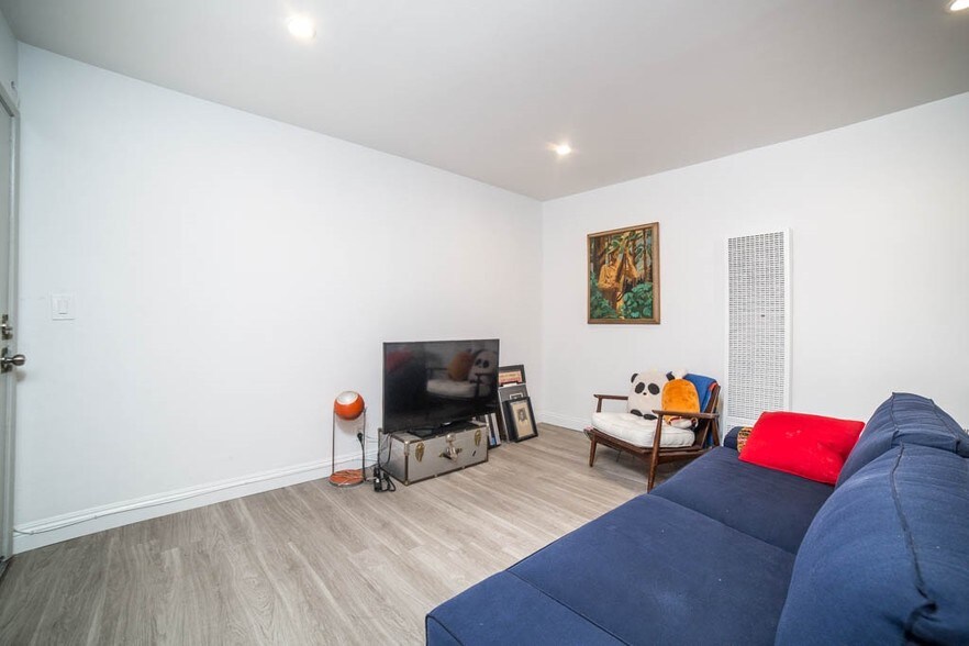 More Photos Of 140 S Westmoreland Ave, Los Angeles Apartments For Sale