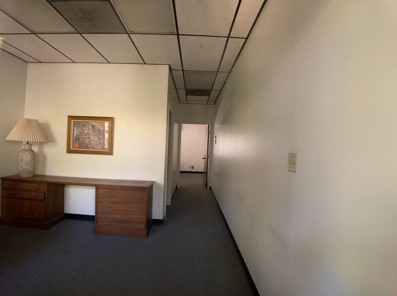 More Photos Of 155 W Hospitality Ln, San Bernardino Office For Sale