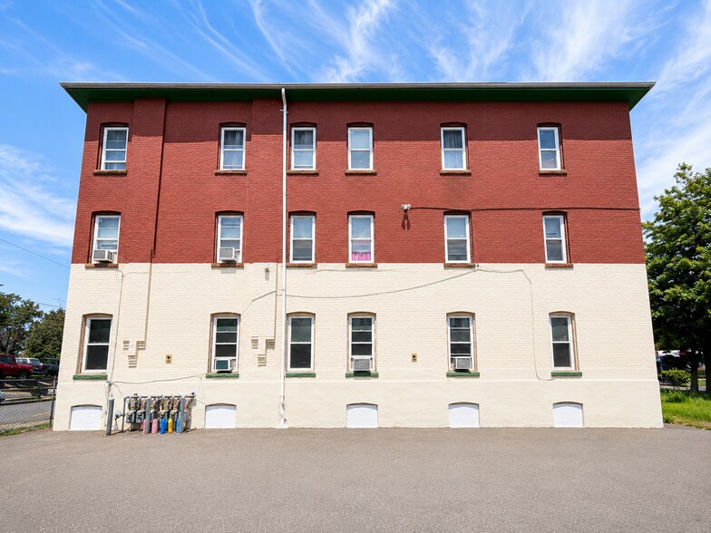 More Photos Of 18-20 Lawrence St, Hartford Apartments For Sale