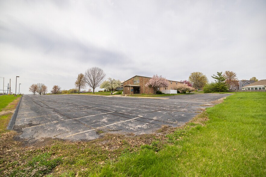 More Photos Of 800 SW 150 Hwy, Lee's Summit Office For Sale