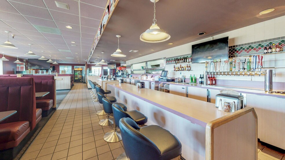 More Photos Of 1875 Riverwalk Dr, Fortuna Restaurant For Sale