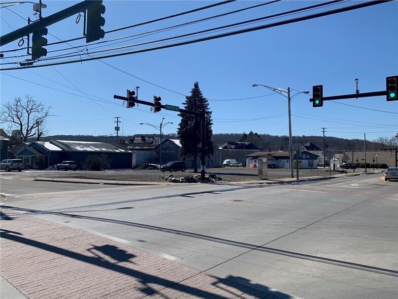 More Photos Of 220 North, Meadville Flex For Sale