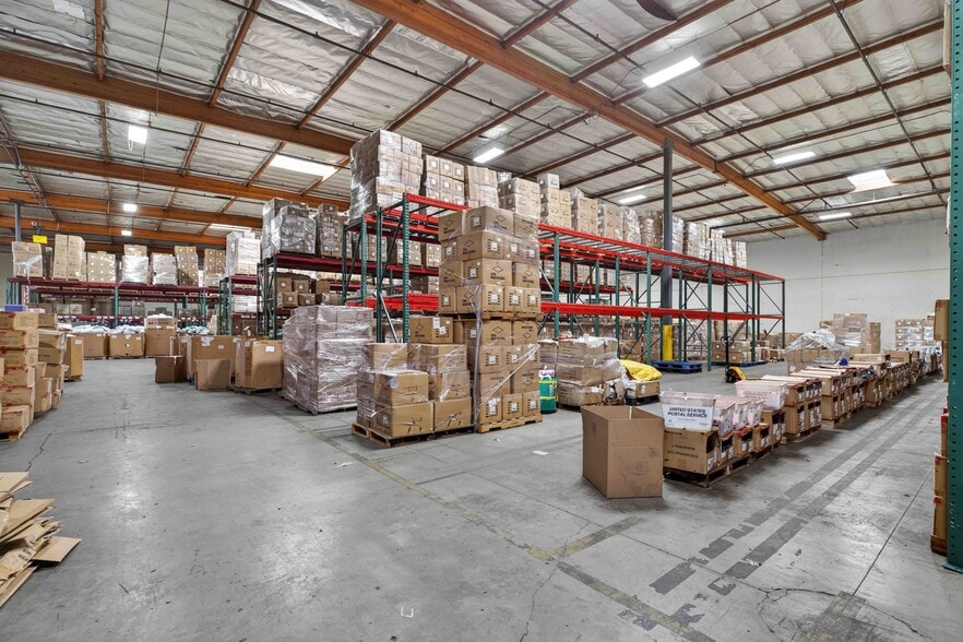 More Photos Of 20401 Prairie St, Chatsworth Manufacturing For Lease