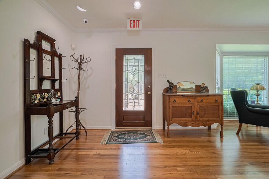 More Photos Of 826 Heights Blvd, Houston Office Residential For Sale