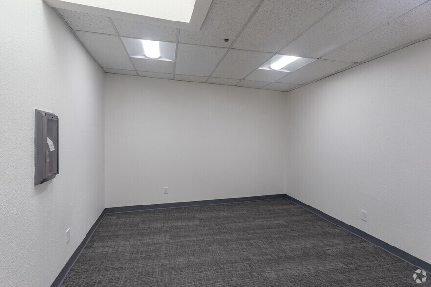 More Photos Of 1580 Oakland Rd, San Jose Unknown For Lease