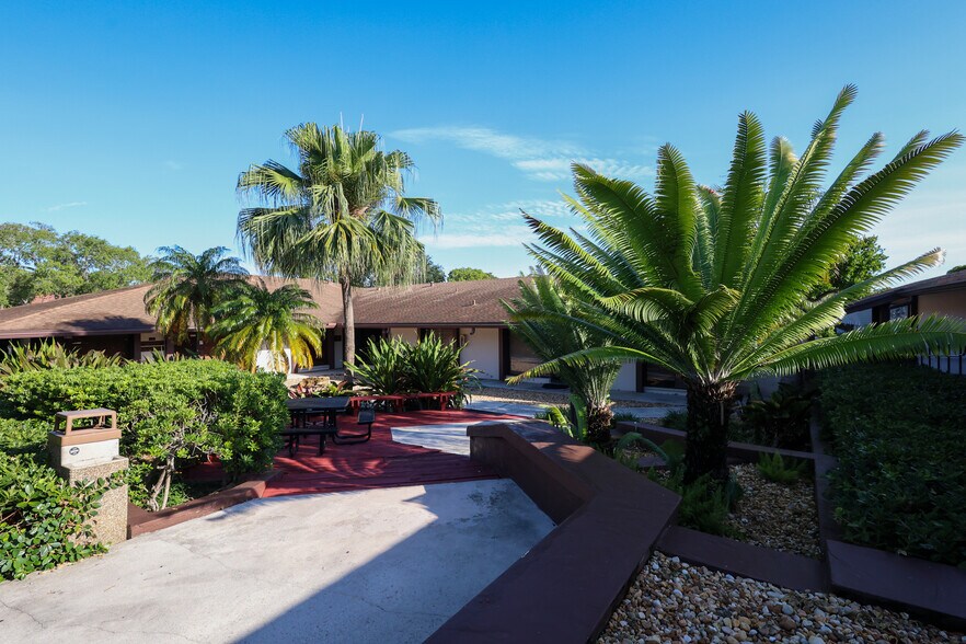 More Photos Of 8525 SW 92nd St, Miami Office For Sale