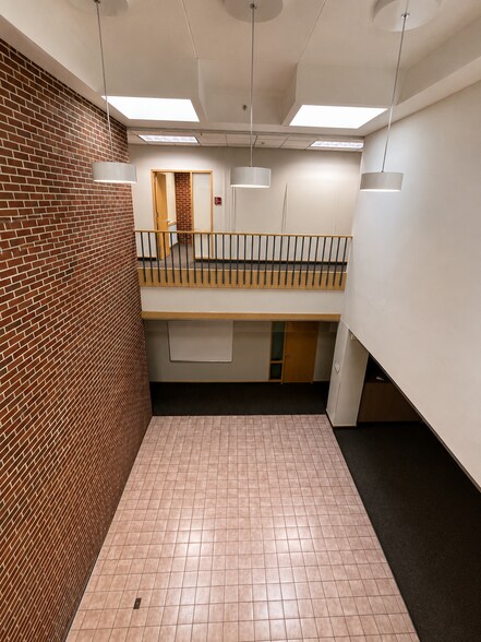 More Photos Of 414 S 8th St, Minneapolis Office Residential For Sale