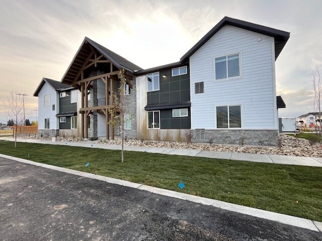 More Photos Of 201 E Ross Ave, Driggs Multifamily For Sale