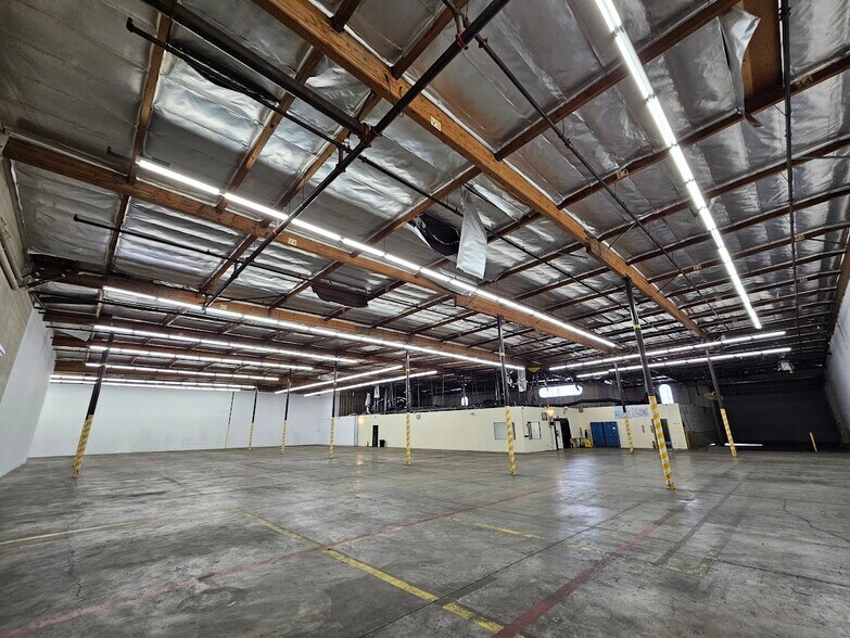 More Photos Of 4121 S Alameda St, Los Angeles Warehouse For Lease