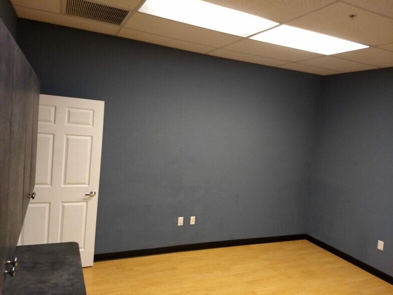 More Photos Of 7064 Sampey Rd, Groveland Light Manufacturing For Lease