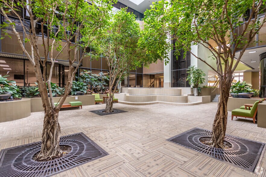 More Photos Of 200 E Campus View Blvd, Columbus Office For Lease