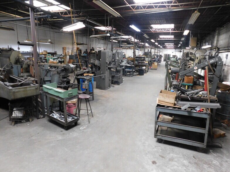 More Photos Of 115 Dairy St, Monett Industrial For Sale