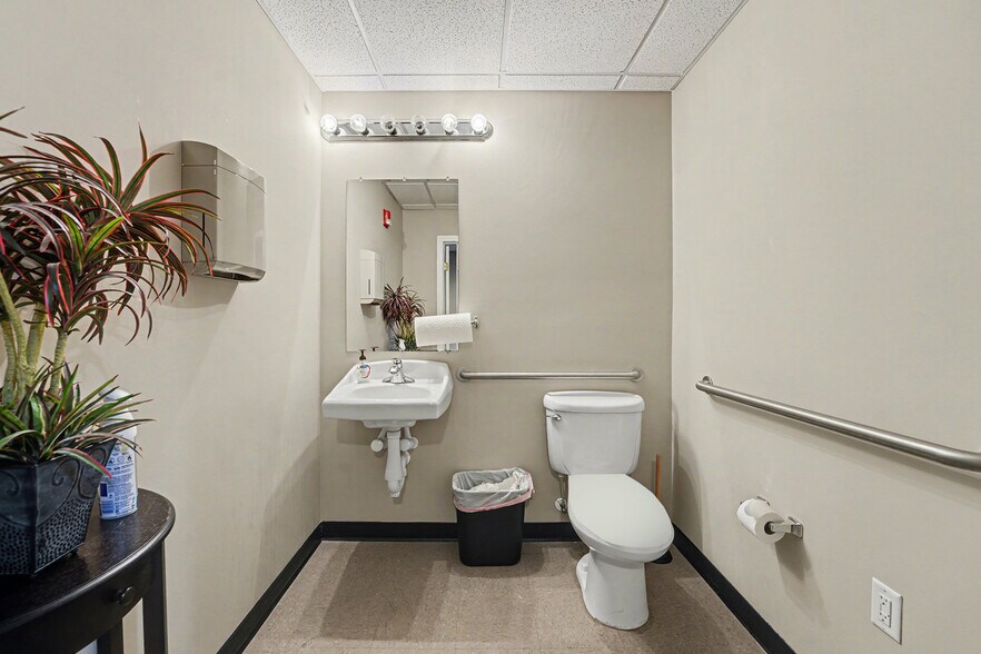 More Photos Of 19701 Bethel Church Rd, Cornelius Office For Sale