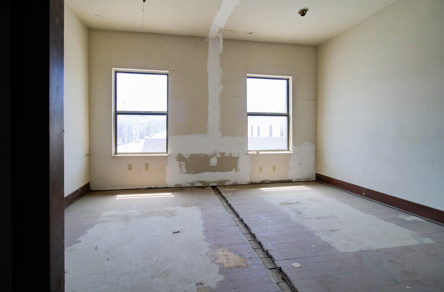 More Photos Of 155 S Miami Ave, Miami Storefront Retail Residential For Sale