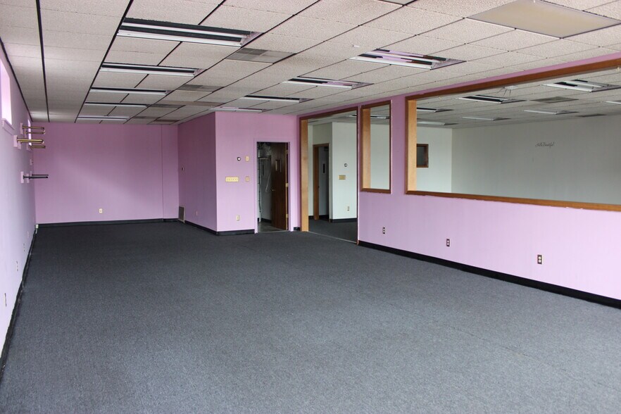 More Photos Of 1384-1388 Dixwell Ave, Hamden Office For Lease