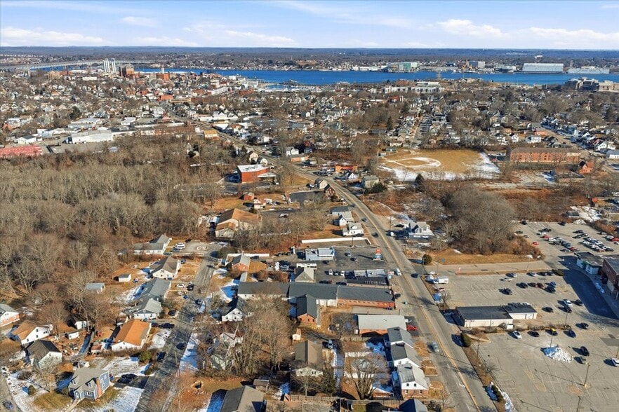 More Photos Of 33 Boston Post Rd, Waterford Freestanding For Sale