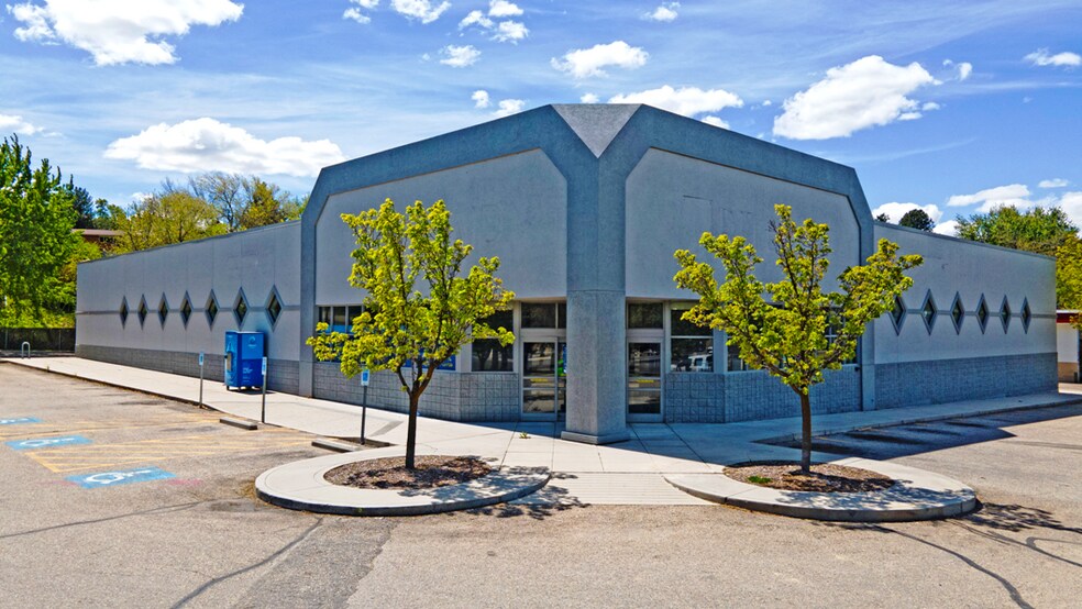 More Photos Of 5005 W Overland Rd, Boise Freestanding For Lease