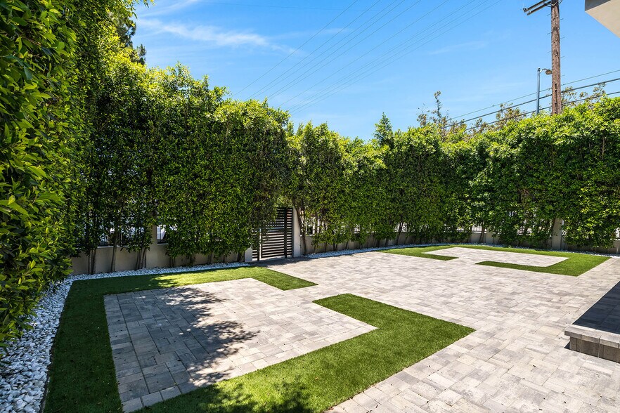 More Photos Of 5954 Simpson Ave, Valley Village Apartments For Sale