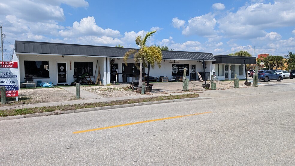 Primary Photo Of 837-843 Miramar St, Cape Coral Mixed Retail For Lease
